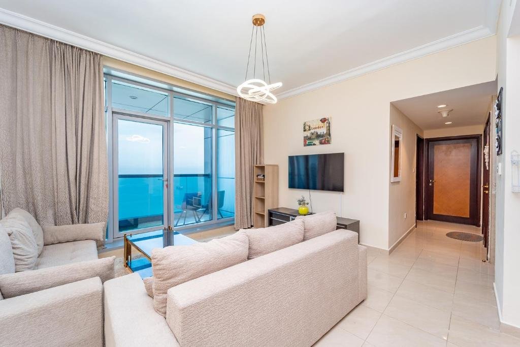 Beachfront holiday homes with beach,sauna,jacuzzi,cafe,restaurants and more