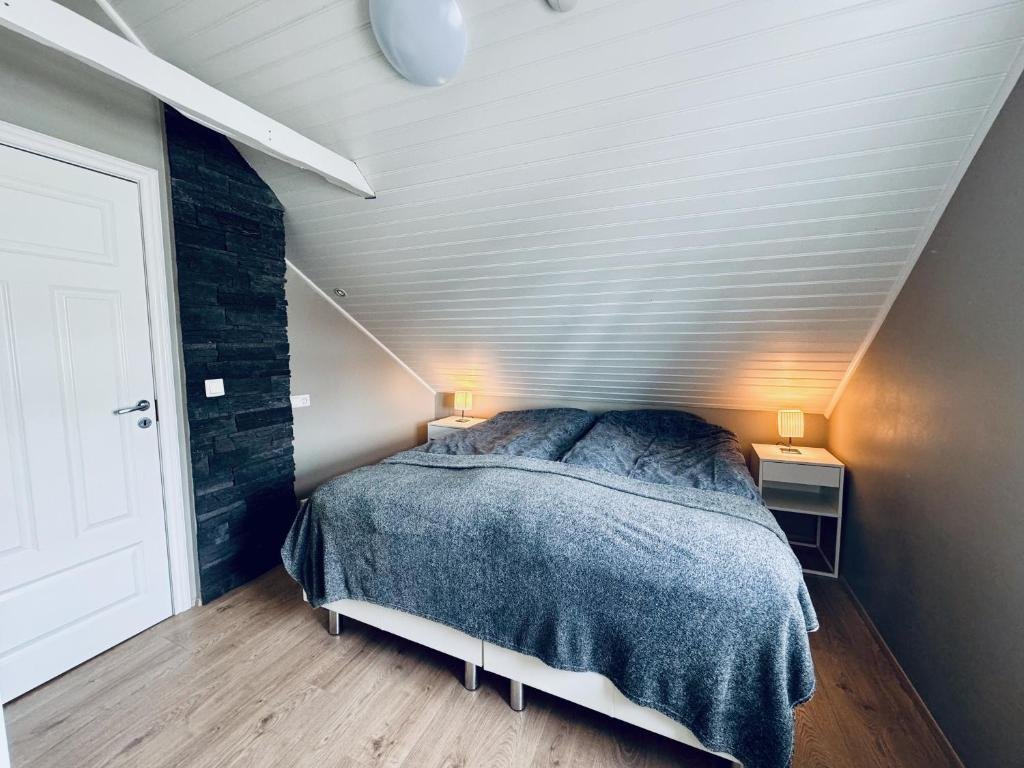 AK Center - Hot Tub Villa