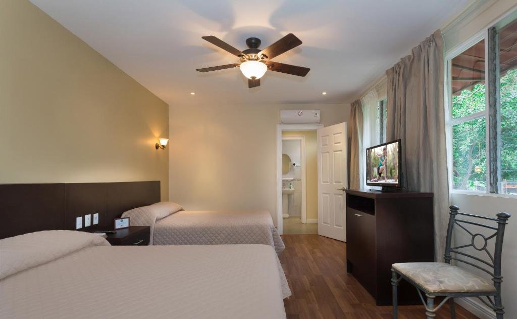 Airport Costa Rica B&B