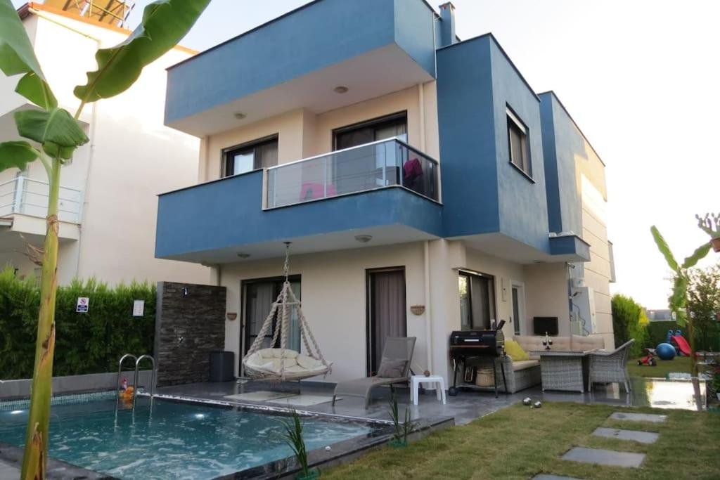 Villa Oyster Park Isıtmalı Yıldız Efektli Çocuk Havuzlu Villa