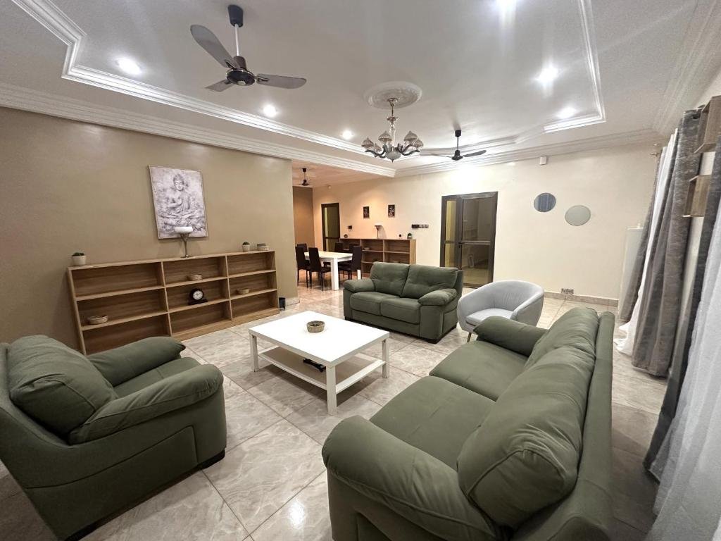 Villa Seven7, spacieuse, parking & électricité H24