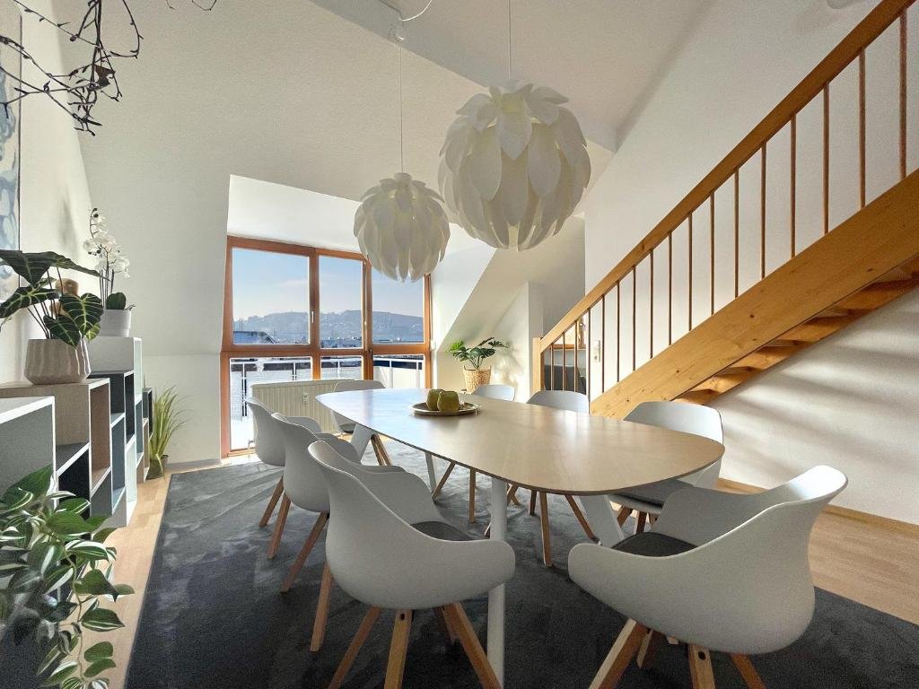 Feinzeit Lofty Luna - Maisonette, 2 Bäder, frei parken!