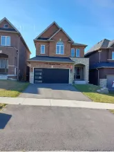 Modern 5-bedroom house close to Ski and Forest Trails