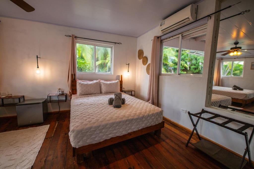 La Caribena Beach House- Bocas del Toro, Isla Colón, Panamá