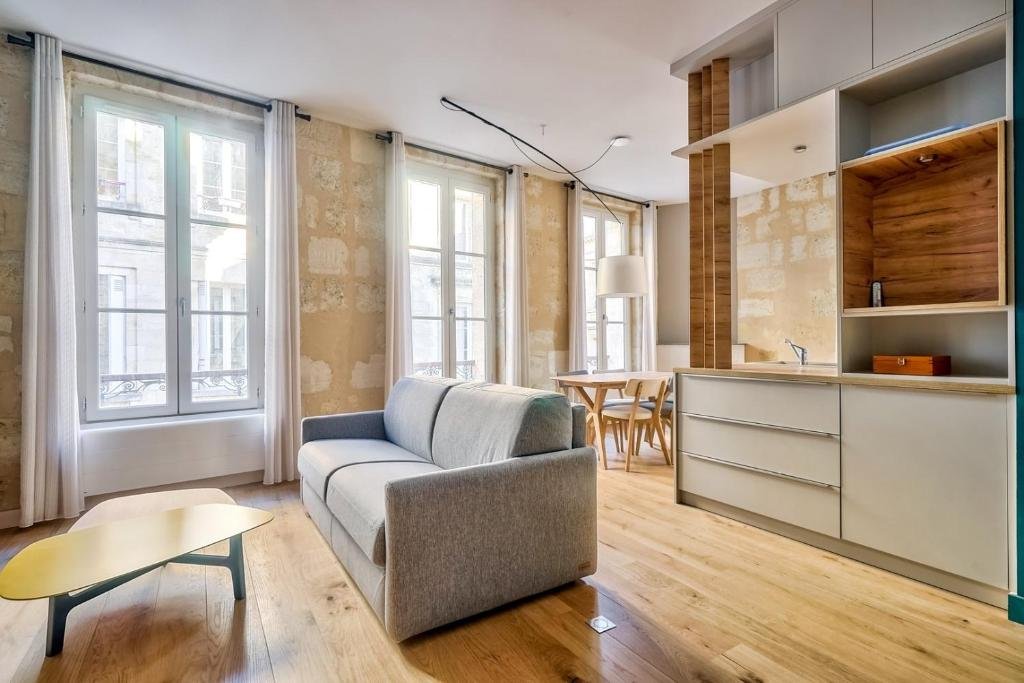 Lovely apartment central Bordeaux