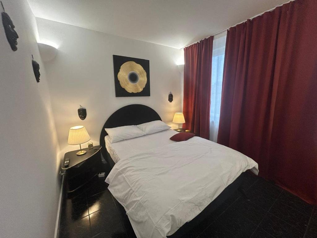 SkyView-Ateneu-Sala Palatului -Self check-in and out